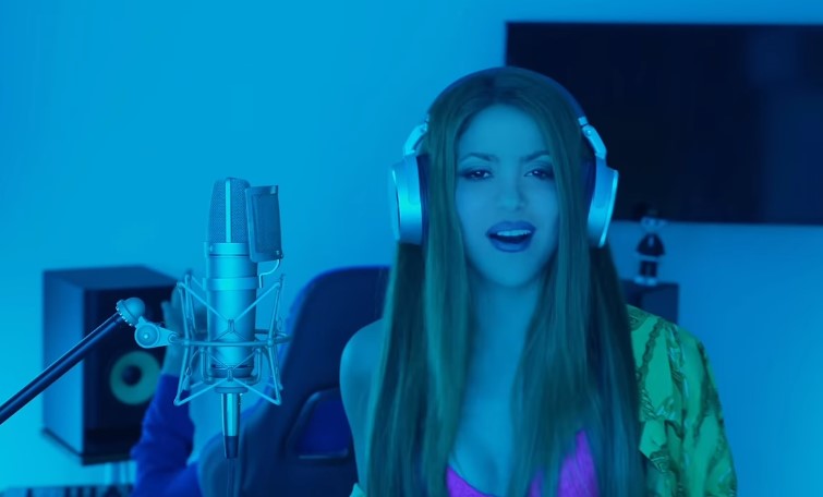 Feminista señala (con argumentos) actitud infantil de Shakira; fans la defienden